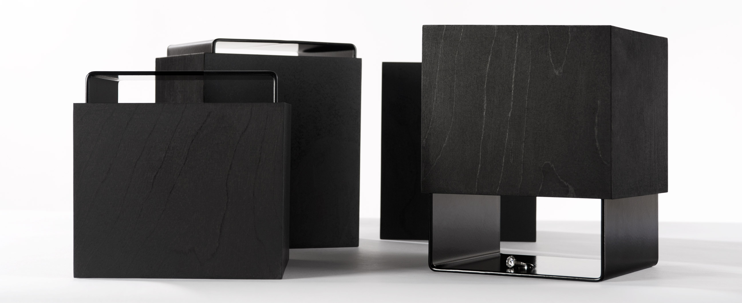 Coffrets aux secrets pour la Granville Gallery par Florence Bourel. https://florencebourel.com/